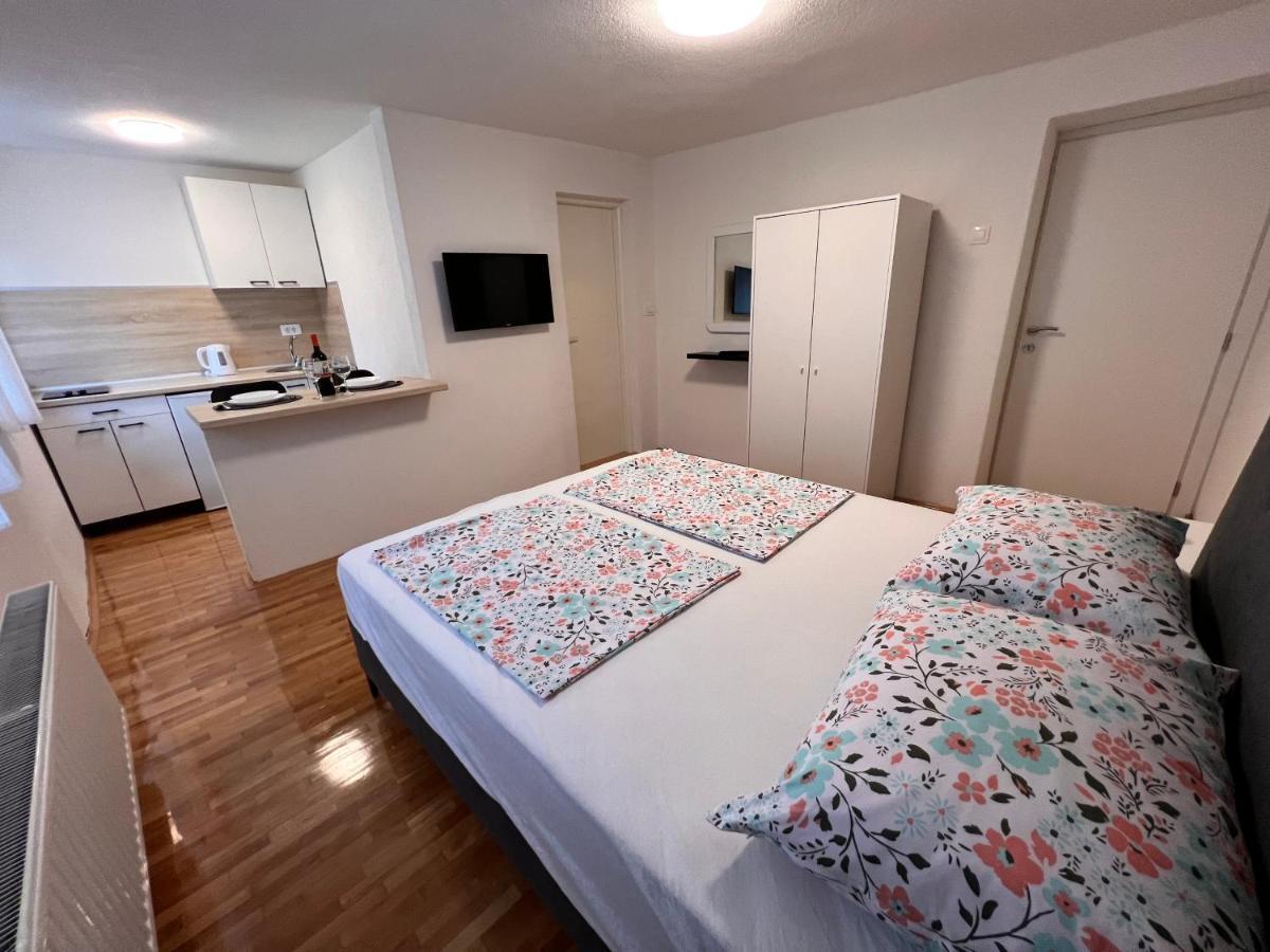 Guest House Kiwi מוסטר מראה חיצוני תמונה