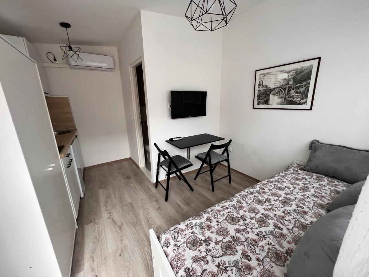 Guest House Kiwi מוסטר מראה חיצוני תמונה